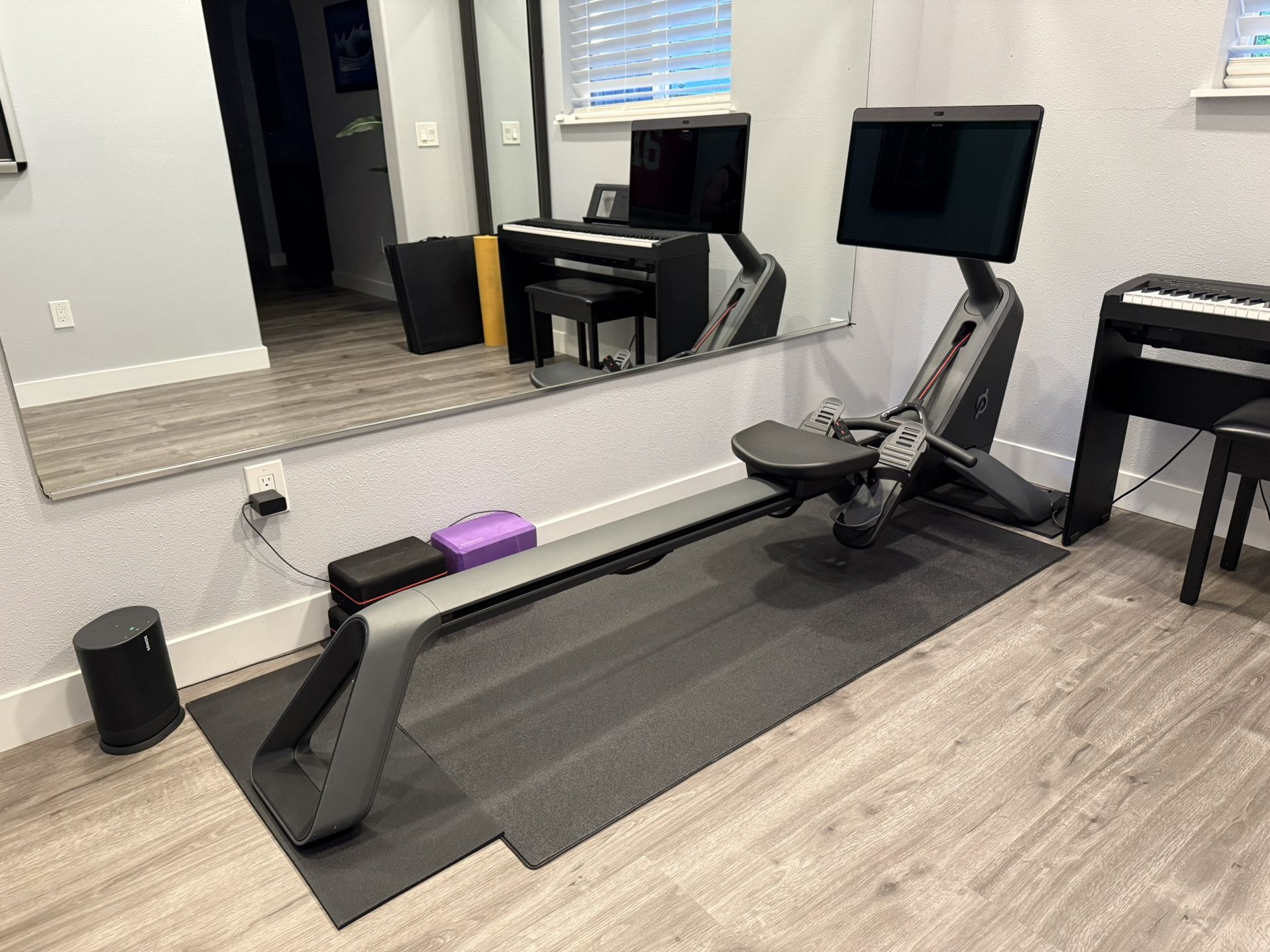 Peloton Rowing Machine – Excellent Condition