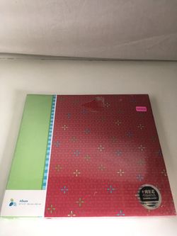 BRAND NEW STILL SEALED Momenta 12” x 12” Photo Album