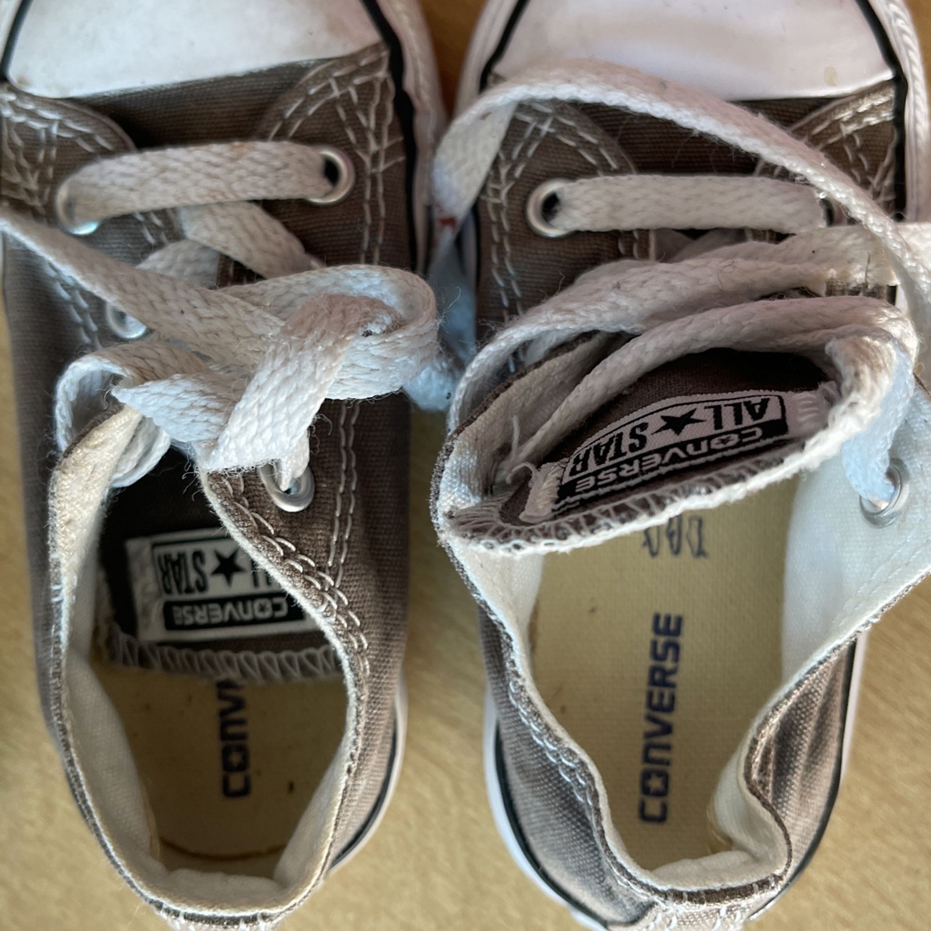 Baby Converse Tennis Shoes Size 6 