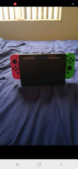 Nintendo switch system v2 with dock n game cart