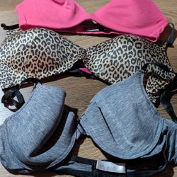 Bundle Of 2 Victoria's Secret , 1 Marilyn Monroe 36C Bras 