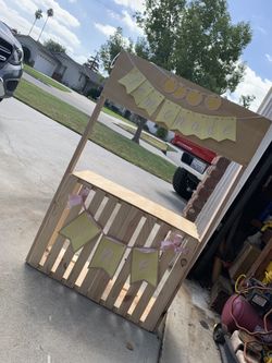 Lemonade stand