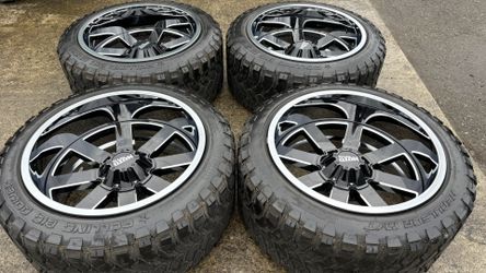 22x12 FORGED 2pc MOTO METAL BRAND NEW RIMS AND TIRES.8 lug 