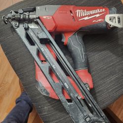 Milwaukee M18 Fuel 15 Gauge Finish Nailer 