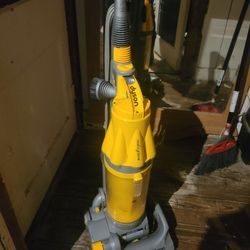 Dyson vacume 