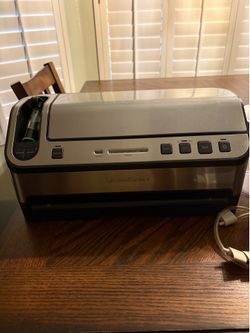 Food saver vacuum sealer