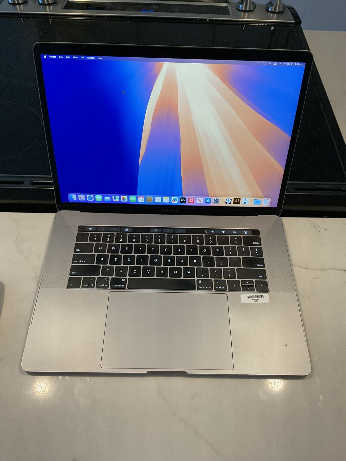 2018 15” MacBook Pro (i7 / 32GB RAM) 💻 with over $1000 in Preinstalled Software: Logic Pro X Adobe Premiere Final Cut Pro & More!