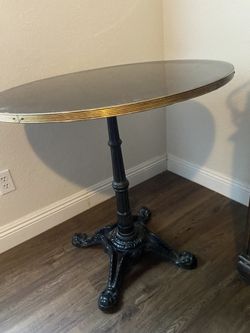 Table- In Christina Aguilera movie