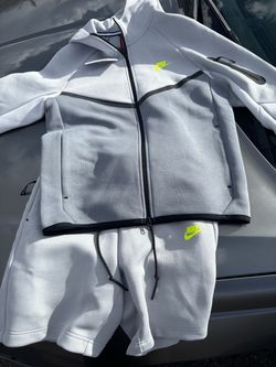 Tech Nike