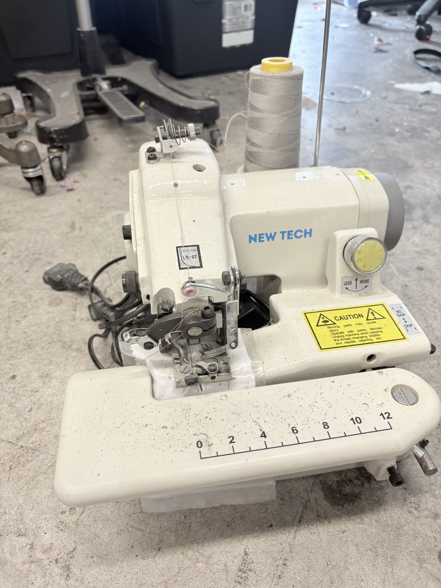 BLIND HEM SEWING MACHINE