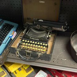 Antique Typewriter 