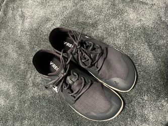 Vivobarefoot women’s size 9