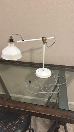Desk lamp