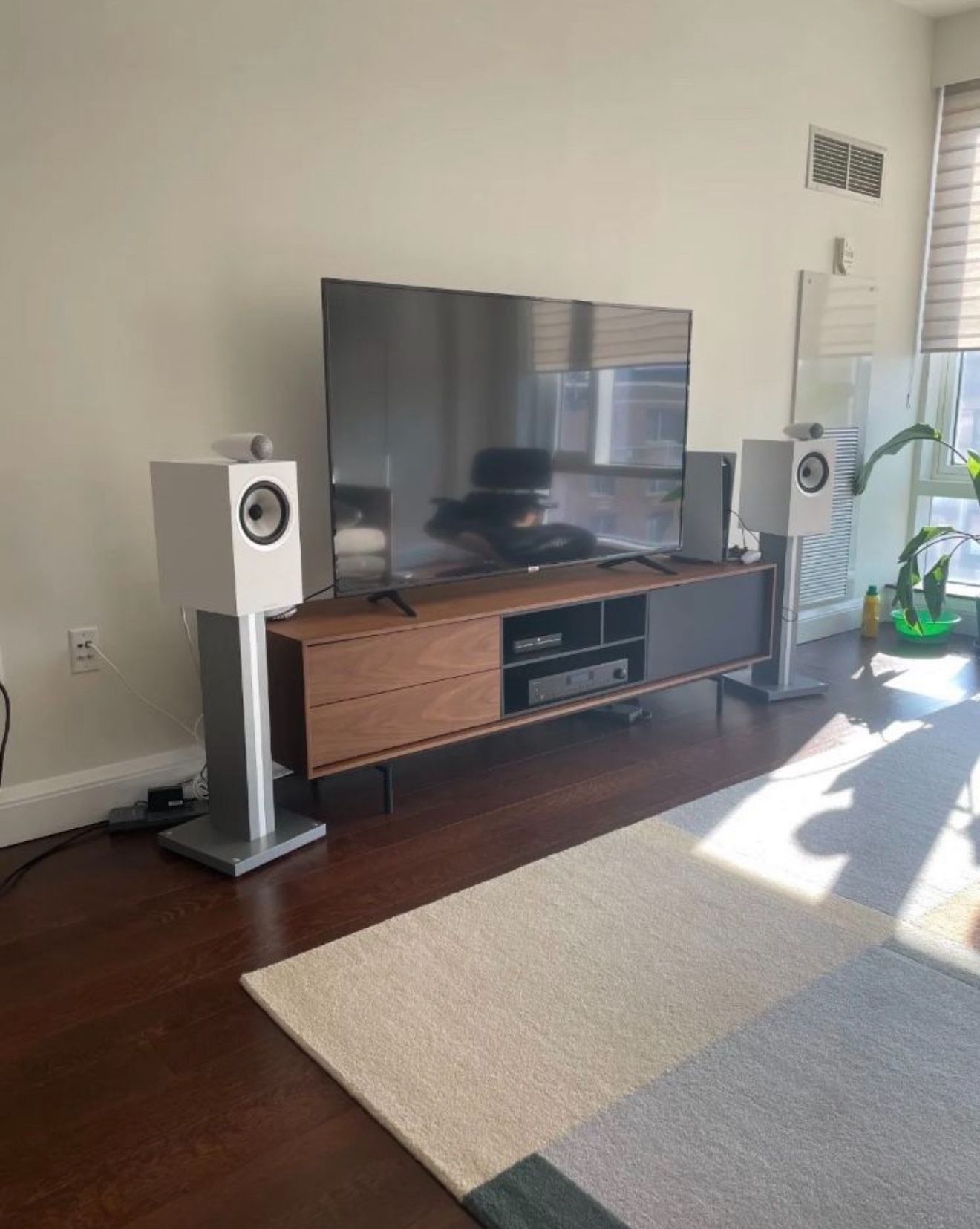 Bowers & Wilkins 705 S2