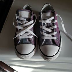 GIRLS CONVERSE SIZE 2