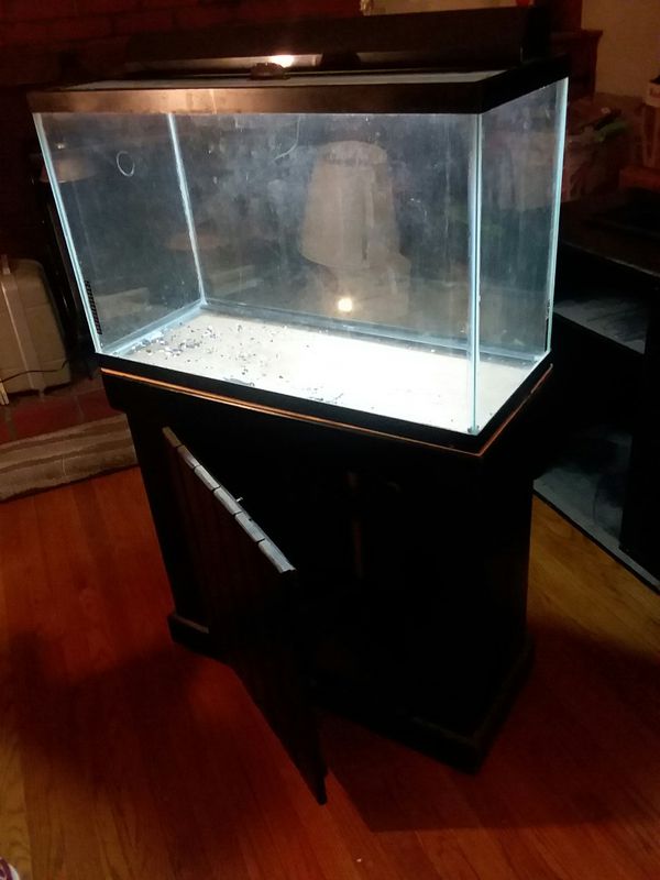 29 gallon fish tank and wood stand for Sale in Broadview