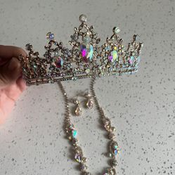 Crown and Jewelry 