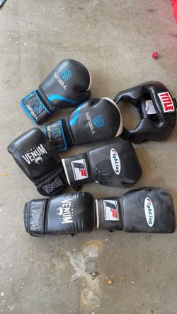 Boxing gloves and head gear