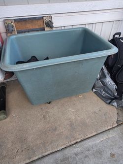 Small Plastic Utility Tub on Wheels