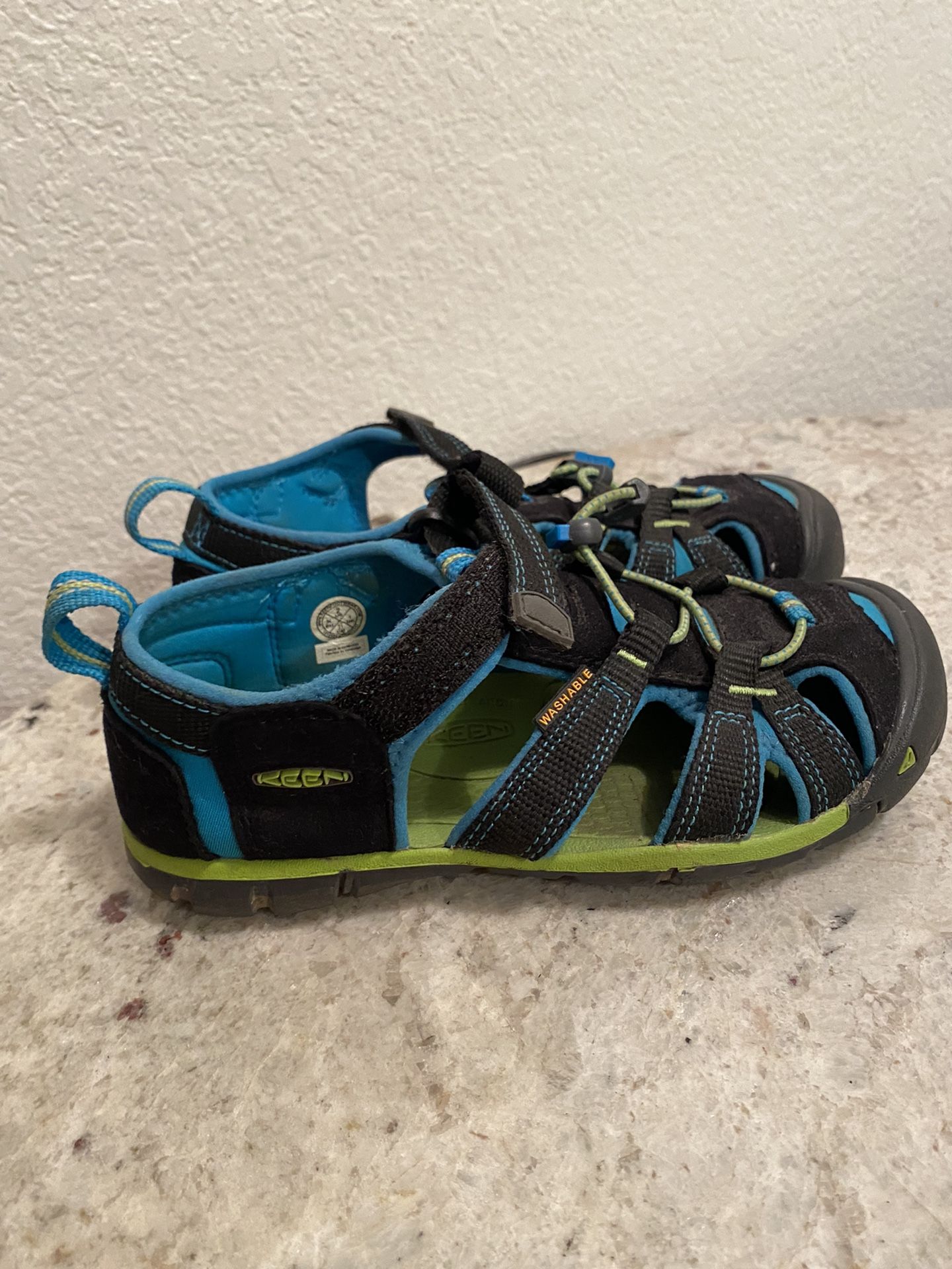 KEEN Big Kid's Youth Sz 2 Seacamp II CNX 1016434 Washable Water Hiking Sandals