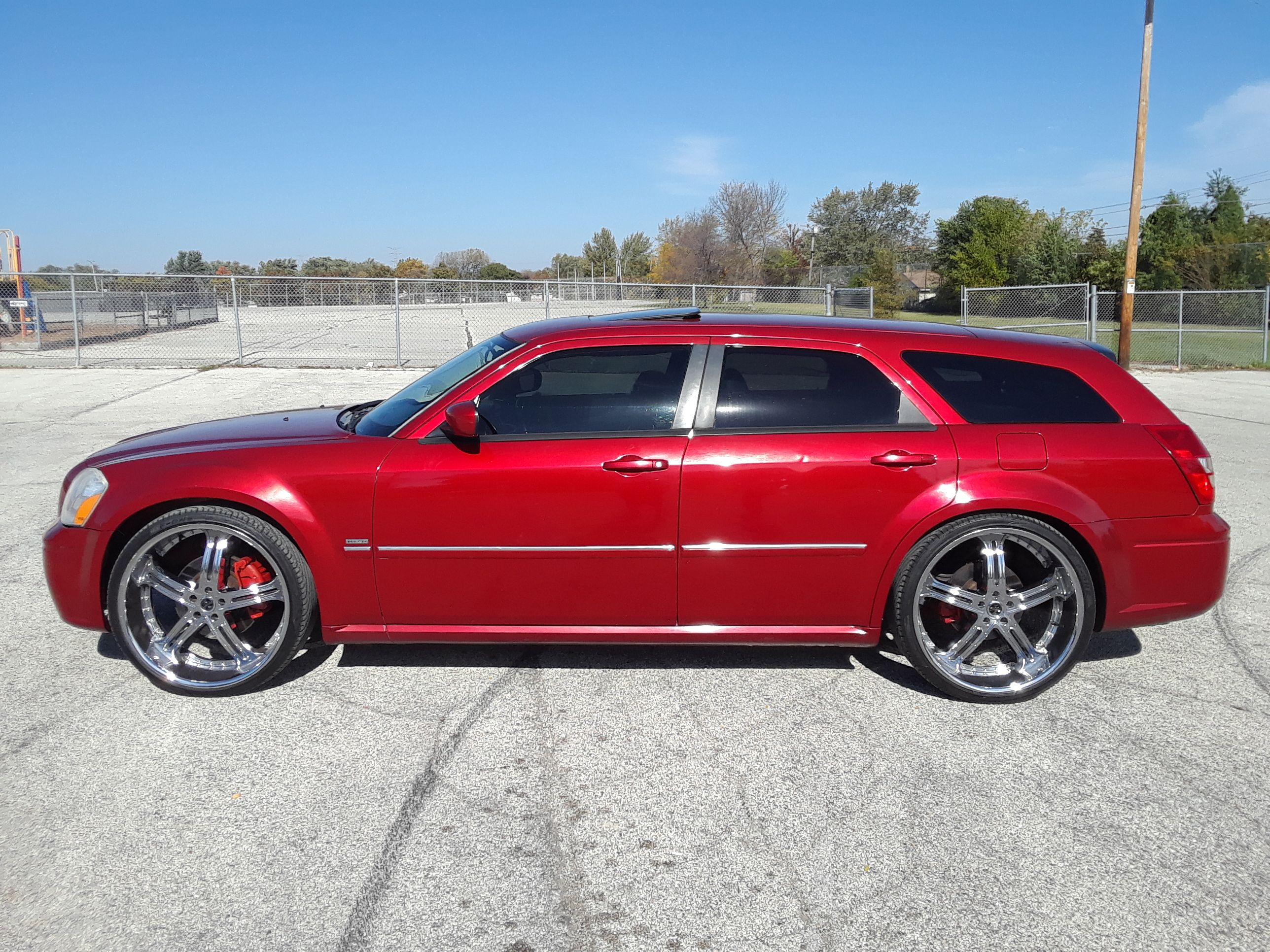 2006 Dodge Magnum RT Hemi on 24" Wheels 94k miles