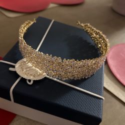 Gold Crown With Hand Accessories