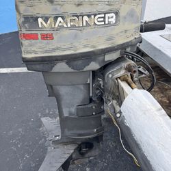 1999 Mariner 25 HP - Key Start - Outboard Motor