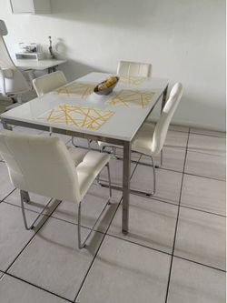 Table set of 4