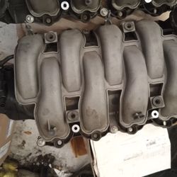 Ford Mustang Gt 2015-17 Intake Manifold 