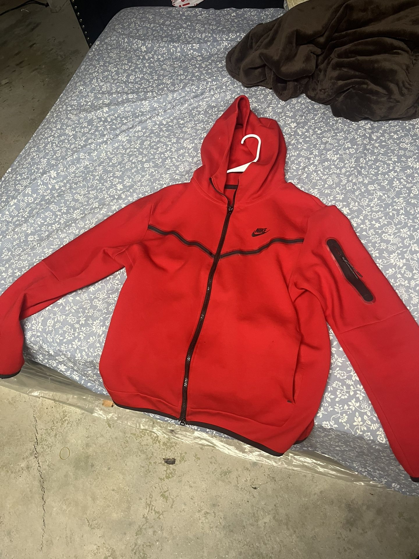 Nike Tech Red Size L Used