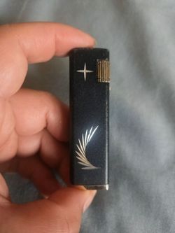 Vintage 1970s Black And Gold Slim Lighter Made In Korea