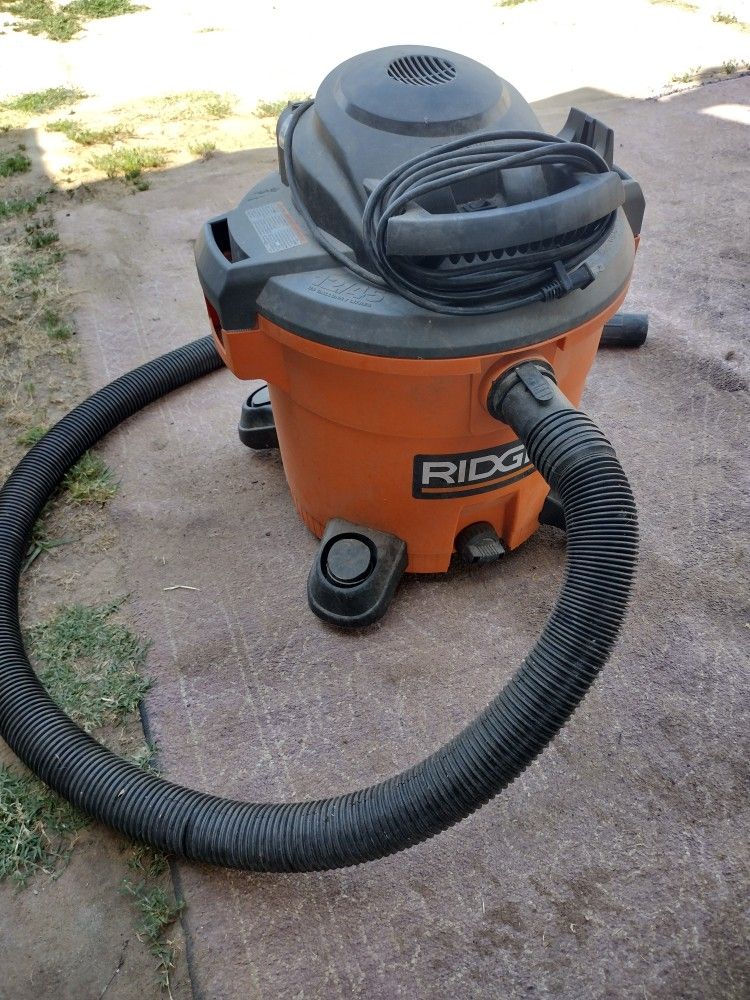 12 Gallons Vaccum