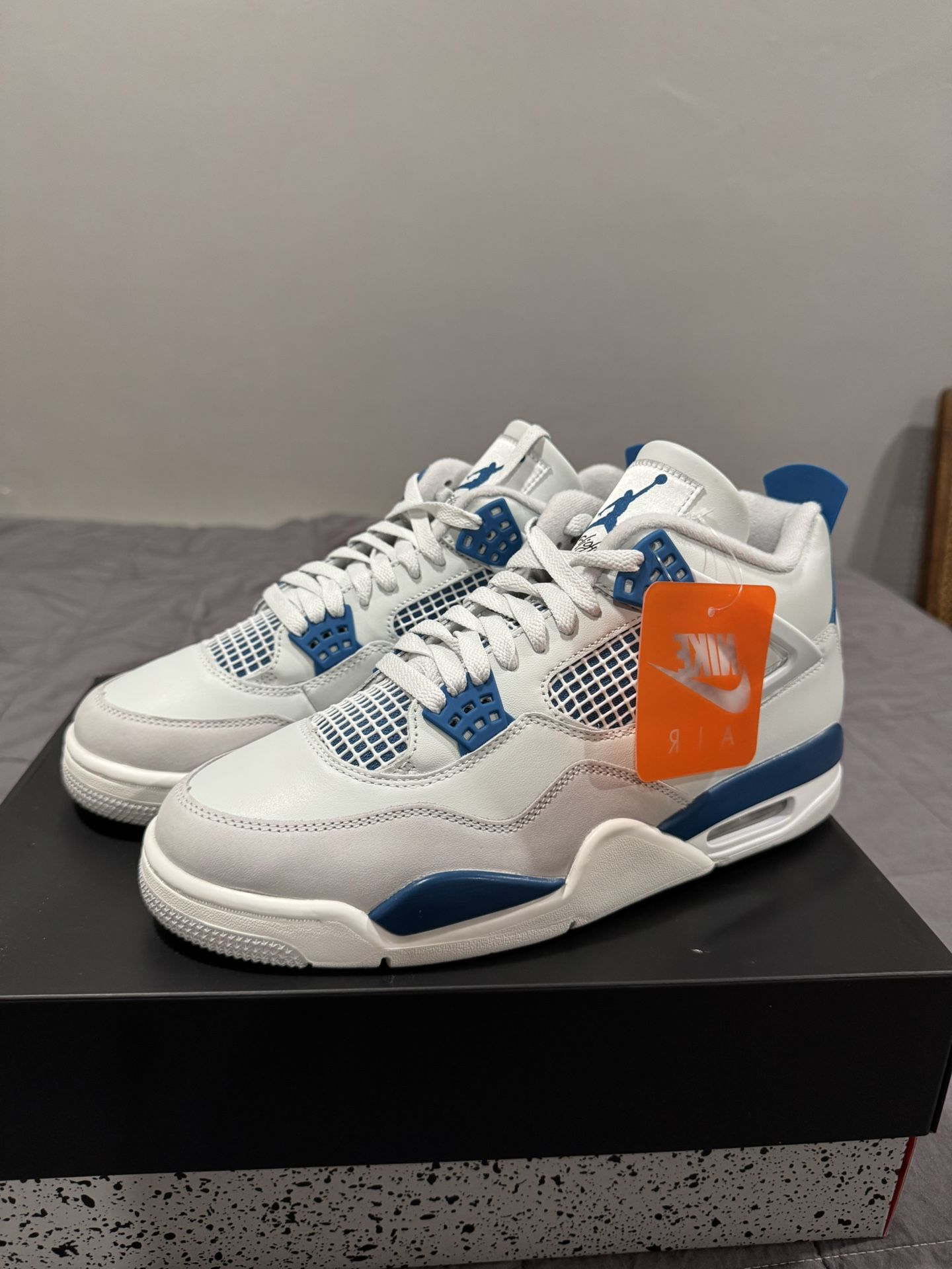 Air Jordan 4 