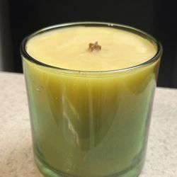 Woodwick Candle In A  Green Container