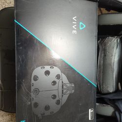 HTC Vive VR Headset (Room Scale)