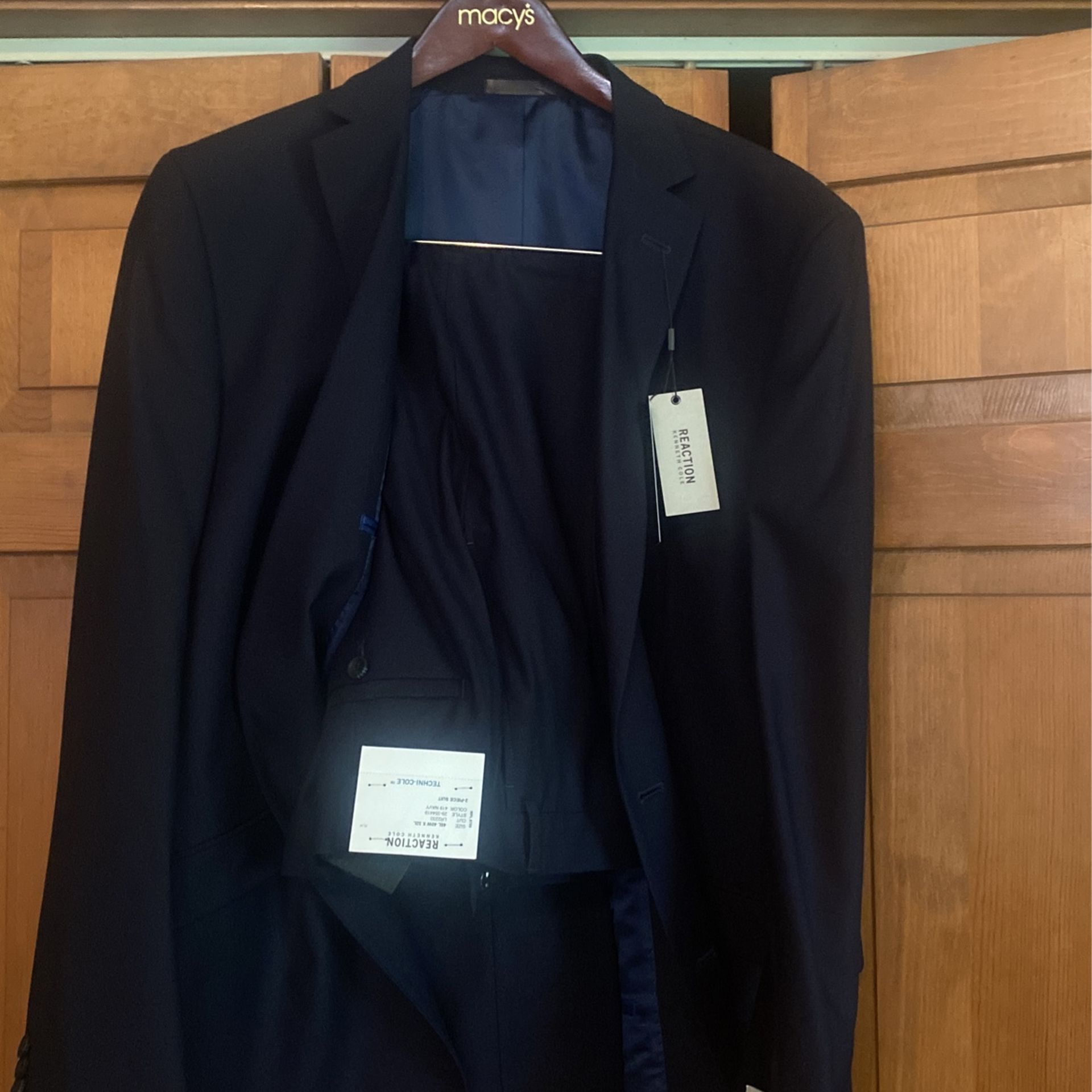 Men’s Brand New Suit