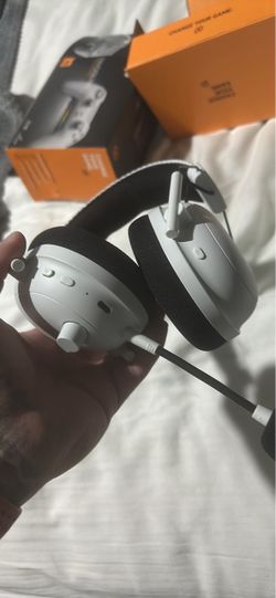 White Wireless Razor Gaming Headset with Detachable Mic