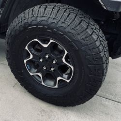 35x11.50x17 Falcon Wild peak At4w.  5 Rims and tires