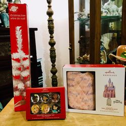 Hallmark Disney Princess’ Mini Tree, Tree Topper, Skirt and Ornaments
