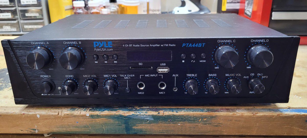 PYLE PTA44BT 4 CH. AMPLIFIER W/FM RADIO