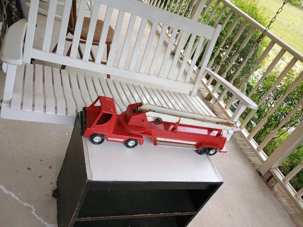Vintage Nylint Metal Firetruck Hook N Ladder