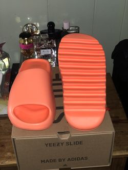 Yeezy Slides Enflamed Orange