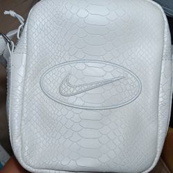 Supreme Nike Leather Shoulder Bag