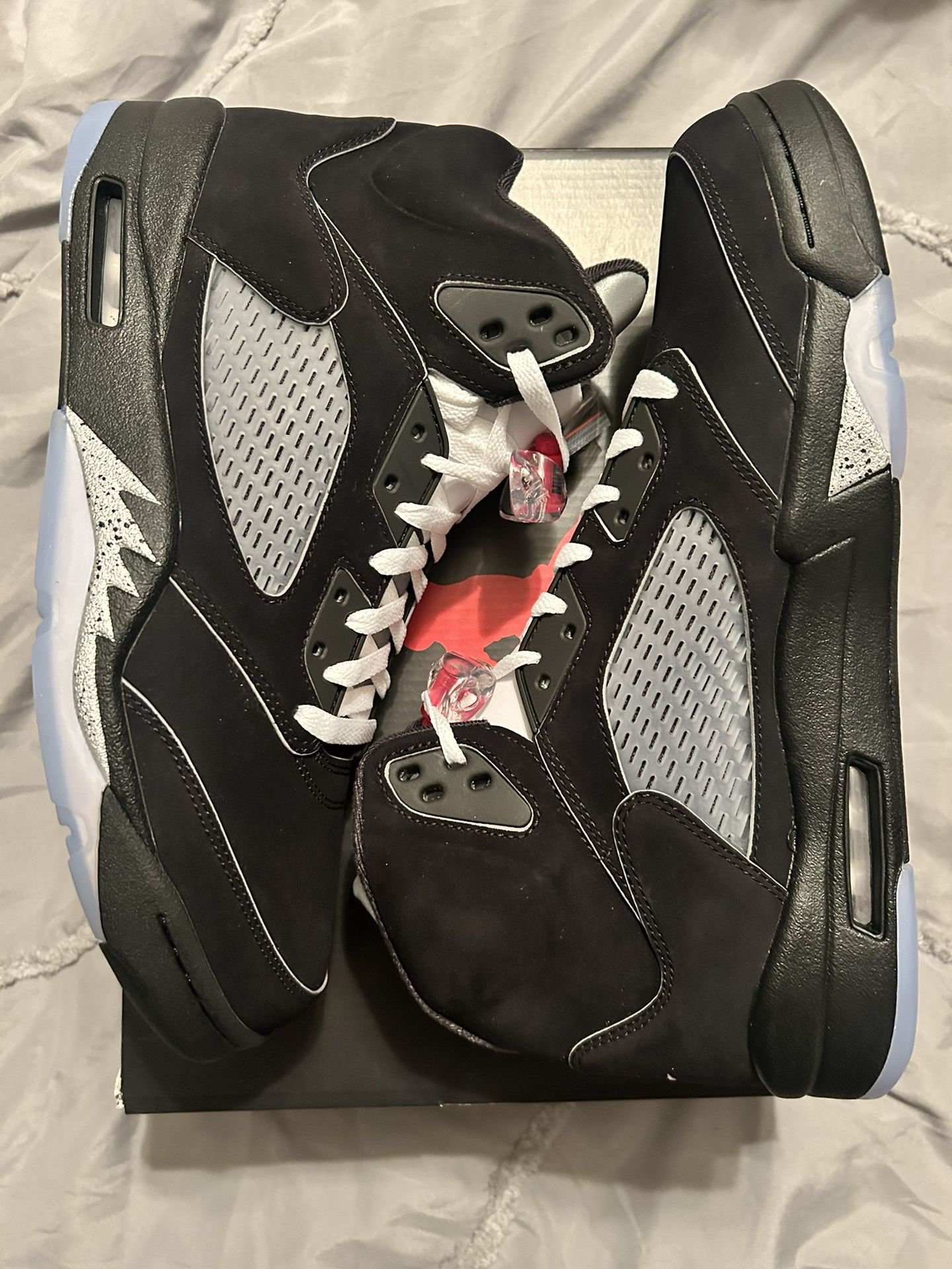 Nike Air Jordan Retro 5 - Black Metallic Reimagined - DS Size 12