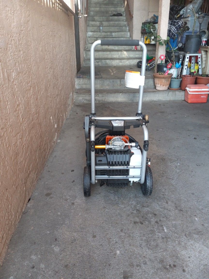 Used Black And Decker Powered Floor Sweeper for Sale in Bell Gardens, CA -  OfferUp