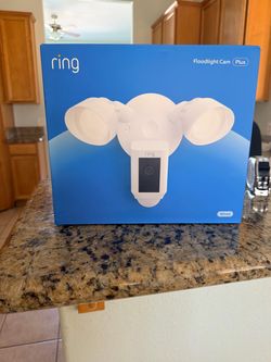 Ring camera- Floodlight cam Plus Wired
