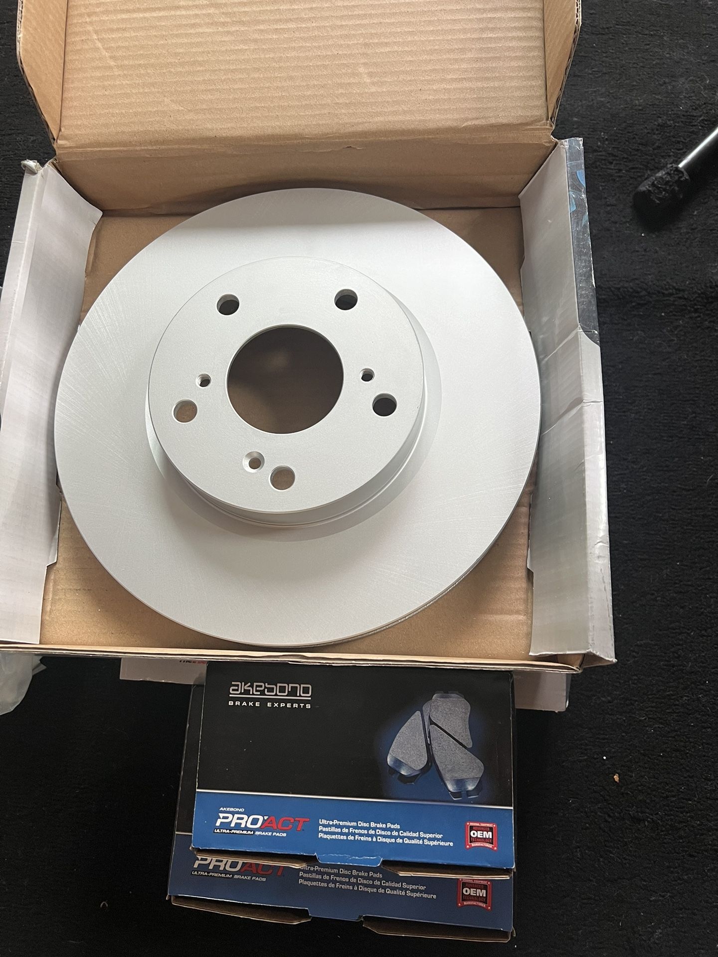 Raybestos Rotor And Brake Pad Set for Sale in Los Angeles, CA