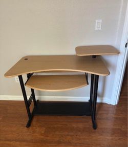 Computer desk