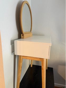 Vanity/Makeup Desk