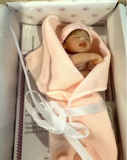 Ashton – Drake baby doll “A Handful Of Love” Vintage Collectible